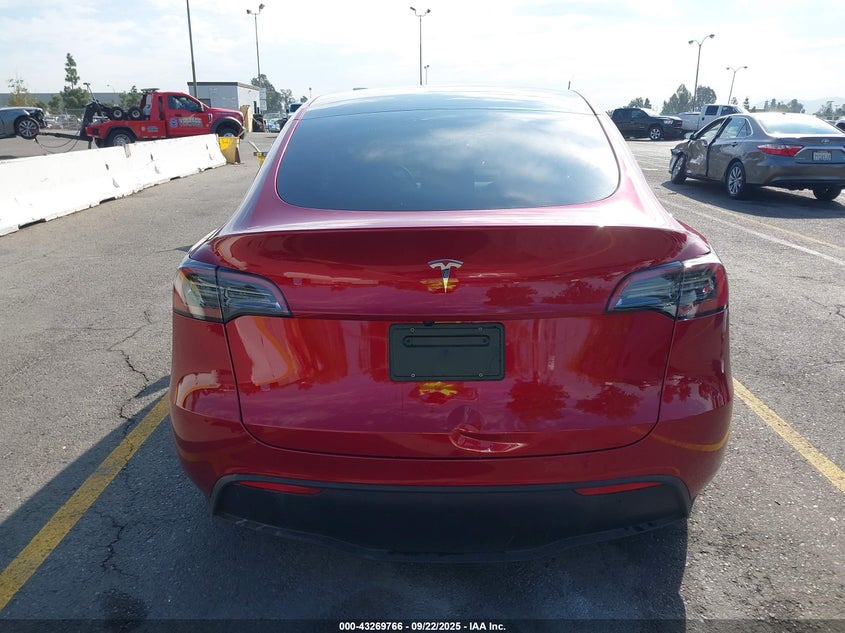 2025 Tesla Model Y Long Range Dual Motor All-Wheel Drive VIN: 7SAYGDED9SA366867 Lot: 43269766