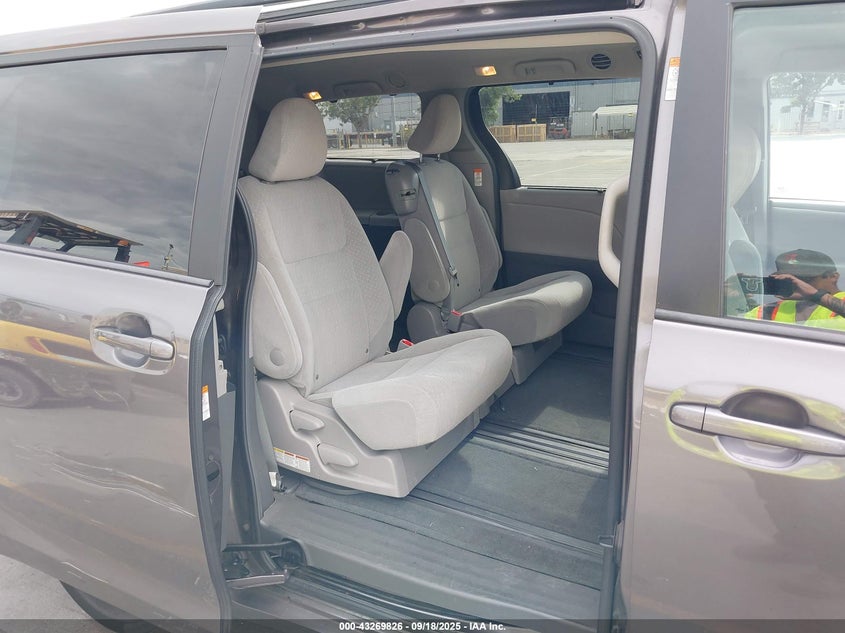 2016 Toyota Sienna Le 8 Passenger VIN: 5TDKK3DC0GS710886 Lot: 43269826