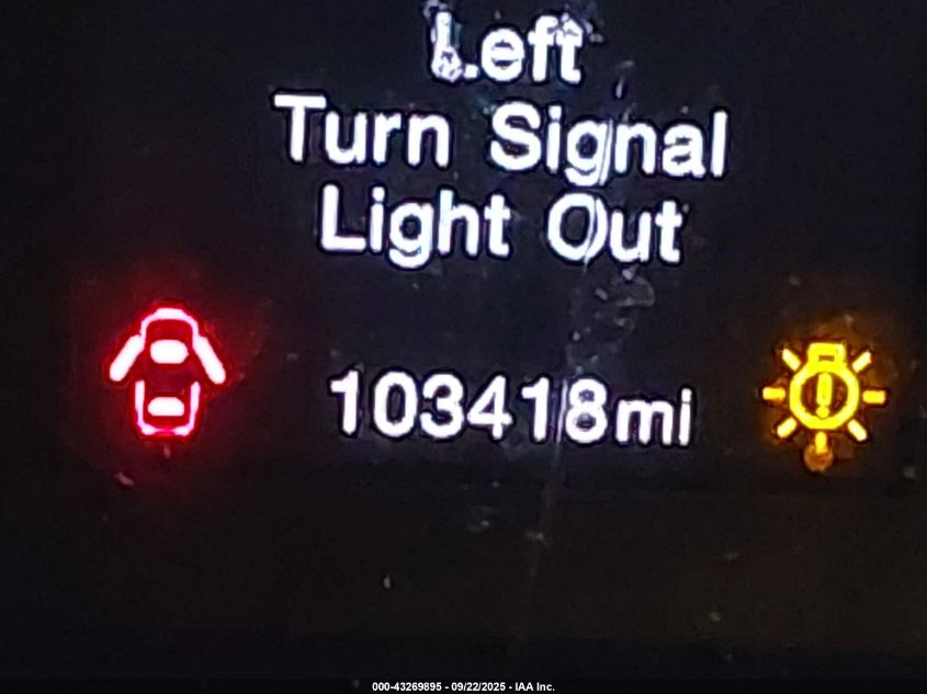 2017 Jeep Renegade Latitude 4X4 VIN: ZACCJBBB5HPF19300 Lot: 43269895