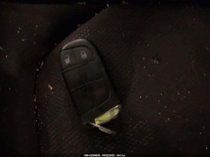 2017 Jeep Renegade Latitude 4X4 VIN: ZACCJBBB5HPF19300 Lot: 43269895