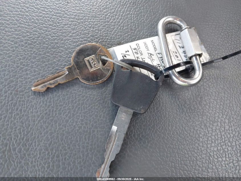 2016 Ford F-350 Chassis Xl VIN: 1FDRF3G67GEC16499 Lot: 43269962