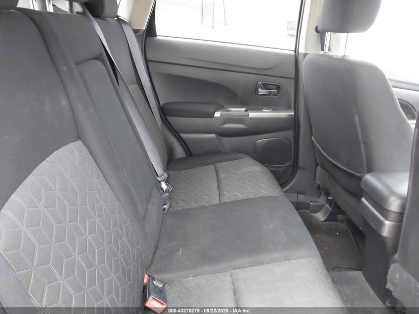 2021 MITSUBISHI OUTLANDER SPORT 2.0 SE 2WD · Фото 8
