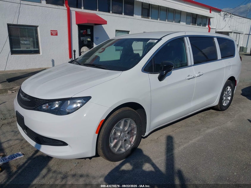 2C4RC1CG5TR169518 2026 CHRYSLER VOYAGER photo no. 2