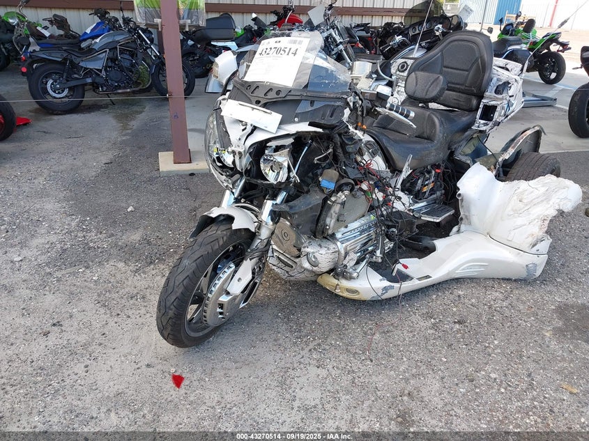 1HFSC47L78A703288 2008 HONDA GL1800C photo no. 2