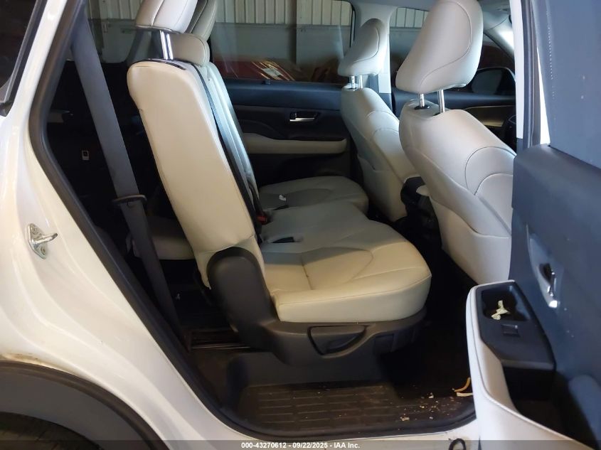 2024 Toyota Grand Highlander Xle VIN: 5TDAAAB58RS023018 Lot: 43270612