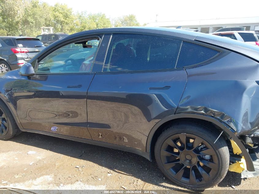 2024 Tesla Model Y Long Range Dual Motor All-Wheel Drive VIN: 7SAYGDEE5RA249757 Lot: 43270630