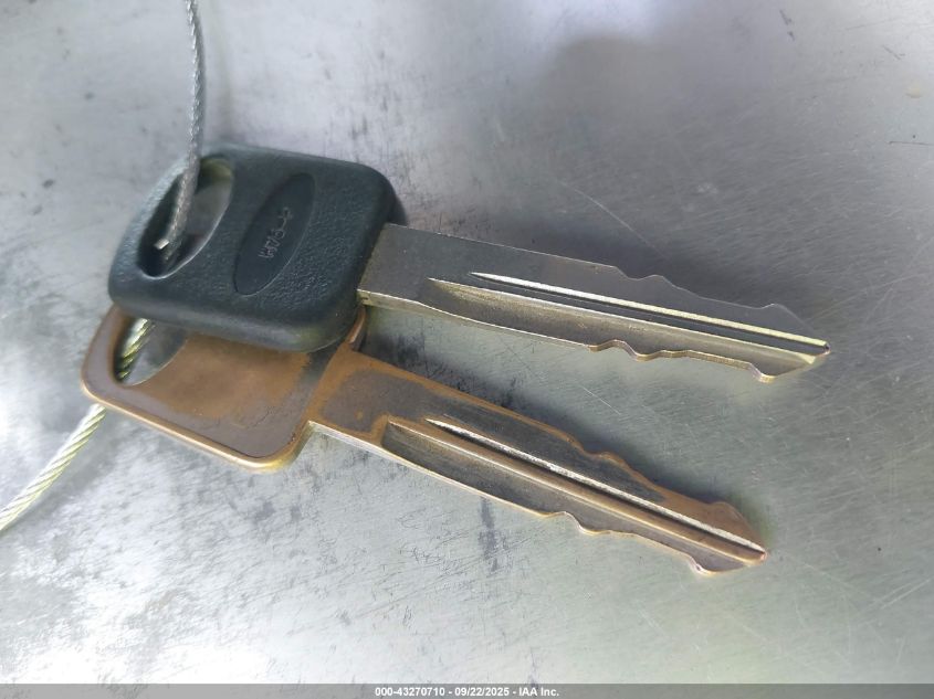 2002 Ford F-250 Lariat/Xl/Xlt VIN: 1FTNW21F22EB31942 Lot: 43270710