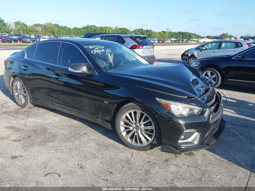 INFINITI Q50 LUXE