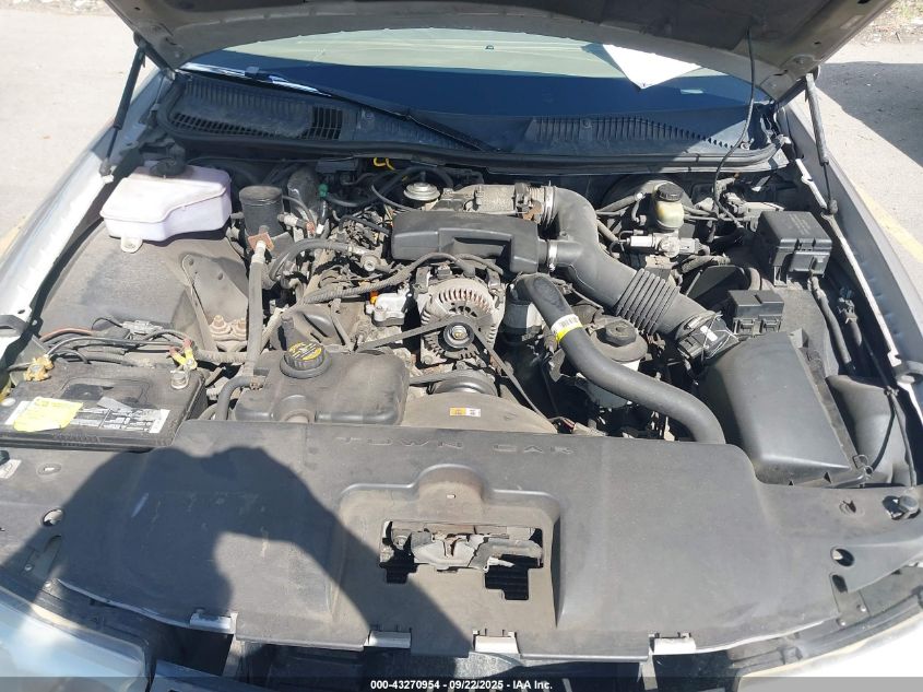 2000 Lincoln Town Car Signature VIN: 1LNHM82W3YY928837 Lot: 43270954