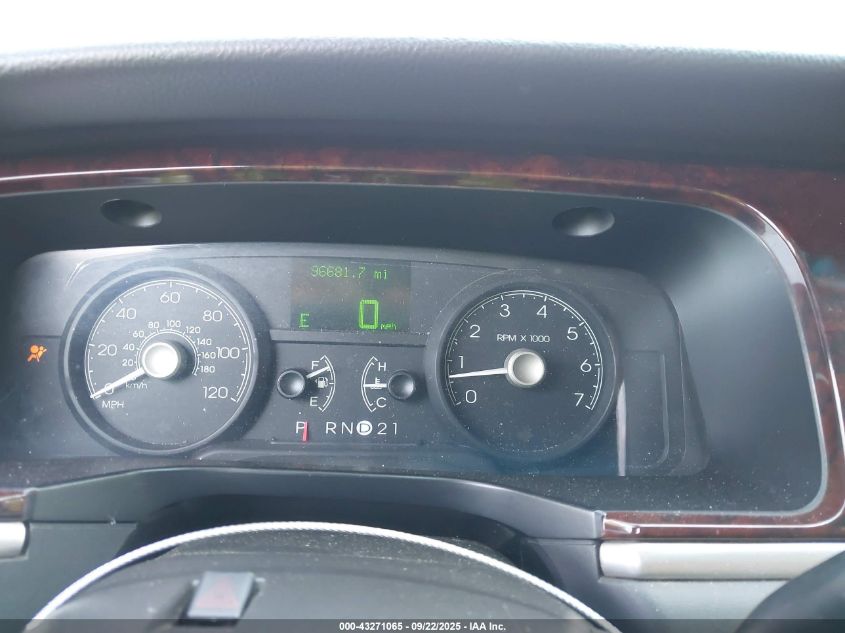 2006 Lincoln Town Car Executive VIN: 1LJFM88W36Y608043 Lot: 43271065