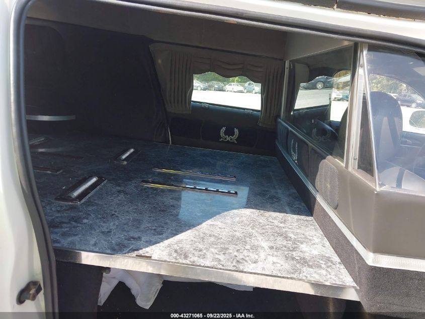 2006 Lincoln Town Car Executive VIN: 1LJFM88W36Y608043 Lot: 43271065