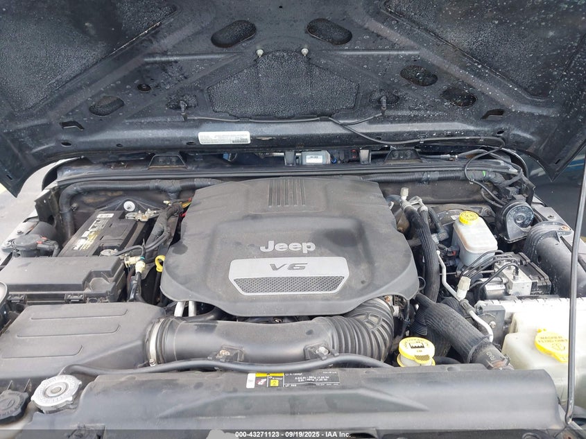 2017 JEEP WRANGLER UNLIMITED SPORT 4X4 - 1C4BJWDG8HL664685