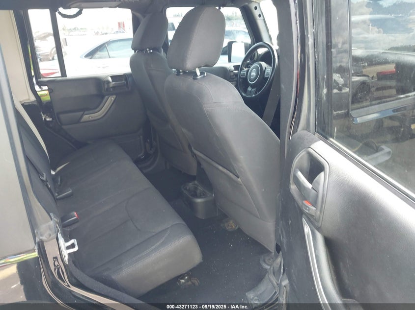 2017 JEEP WRANGLER UNLIMITED SPORT 4X4 - 1C4BJWDG8HL664685