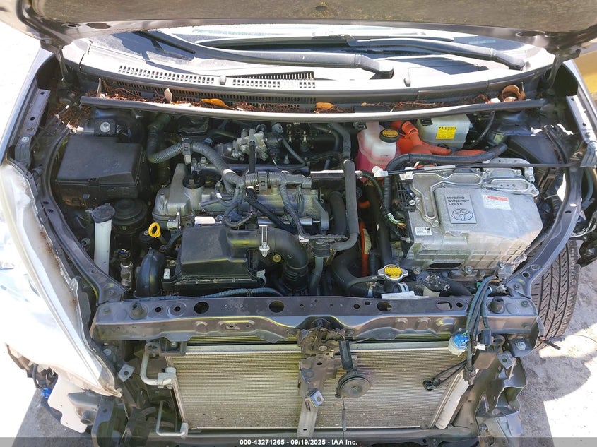 2014 TOYOTA PRIUS C TWO - JTDKDTB35E1565027