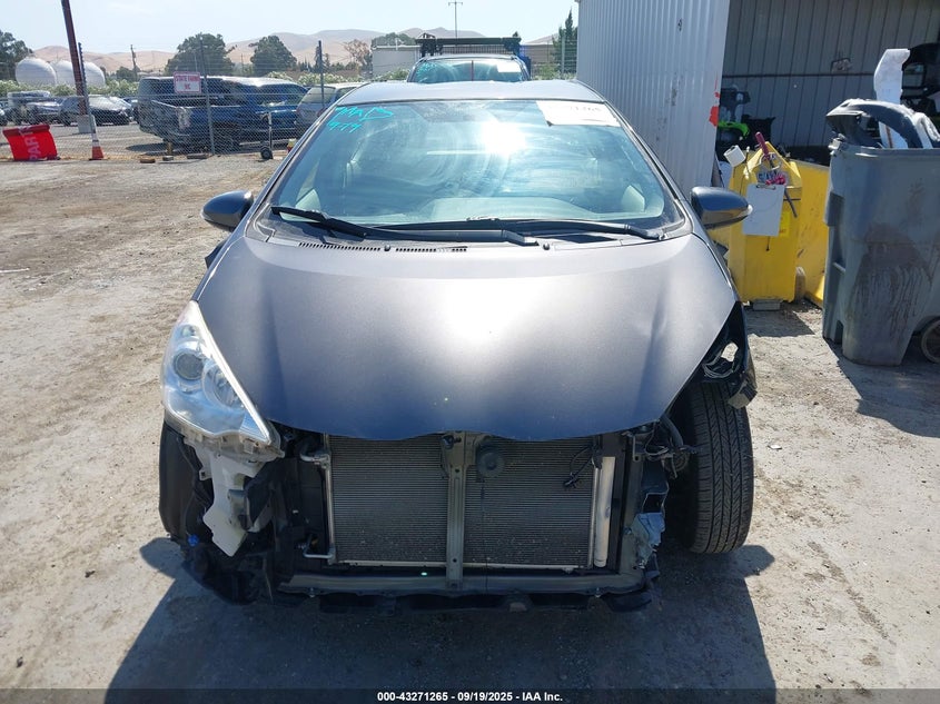 2014 TOYOTA PRIUS C TWO - JTDKDTB35E1565027