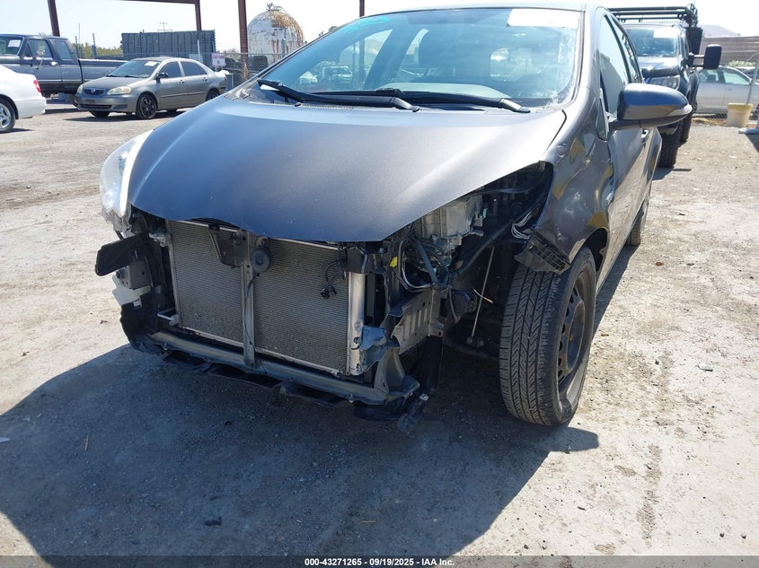 2014 TOYOTA PRIUS C TWO - JTDKDTB35E1565027