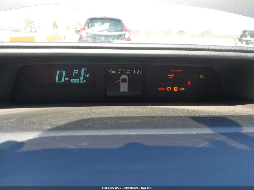 2014 TOYOTA PRIUS C TWO - JTDKDTB35E1565027