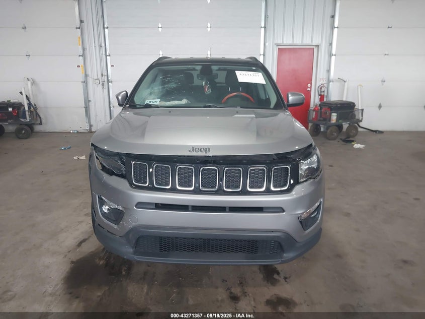 2018 Jeep Compass Latitude Fwd VIN: 3C4NJCBB6JT181905 Lot: 43271357