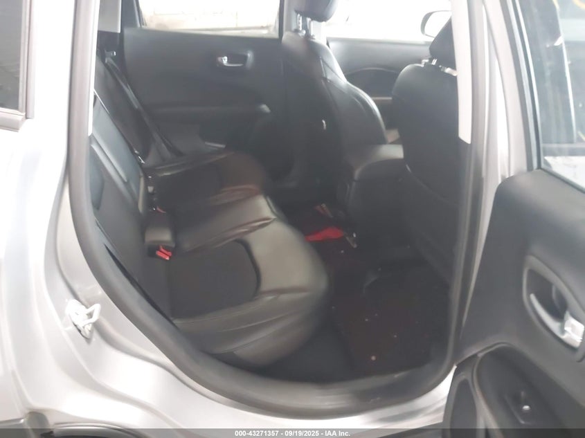 2018 Jeep Compass Latitude Fwd VIN: 3C4NJCBB6JT181905 Lot: 43271357