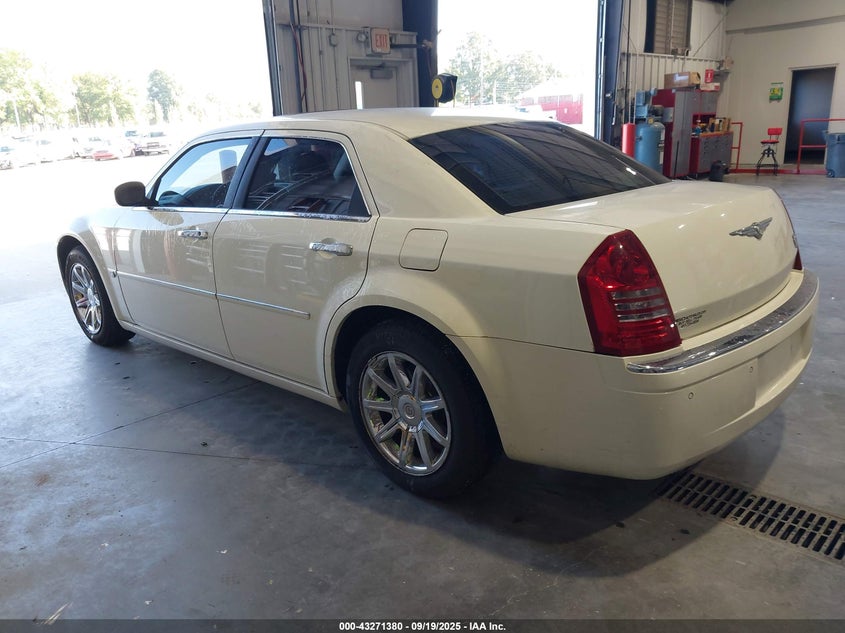2C3AA63H05H157170 2005 CHRYSLER 300C photo no. 3