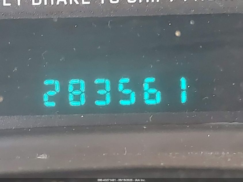 2002 Chevrolet Tahoe Ls VIN: 1GNEC13T42R140227 Lot: 43271481