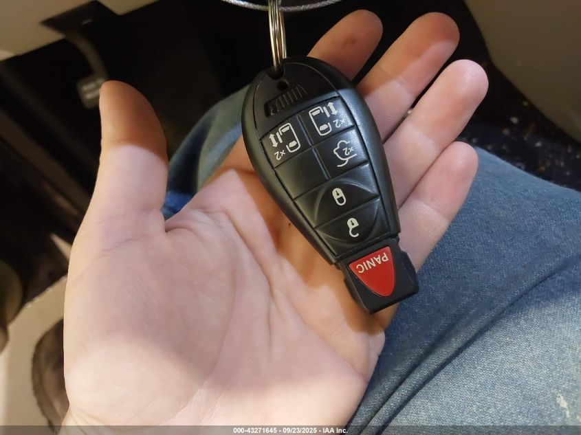 2015 Chrysler Town & Country Touring VIN: 2C4RC1BG3FR553769 Lot: 43271645