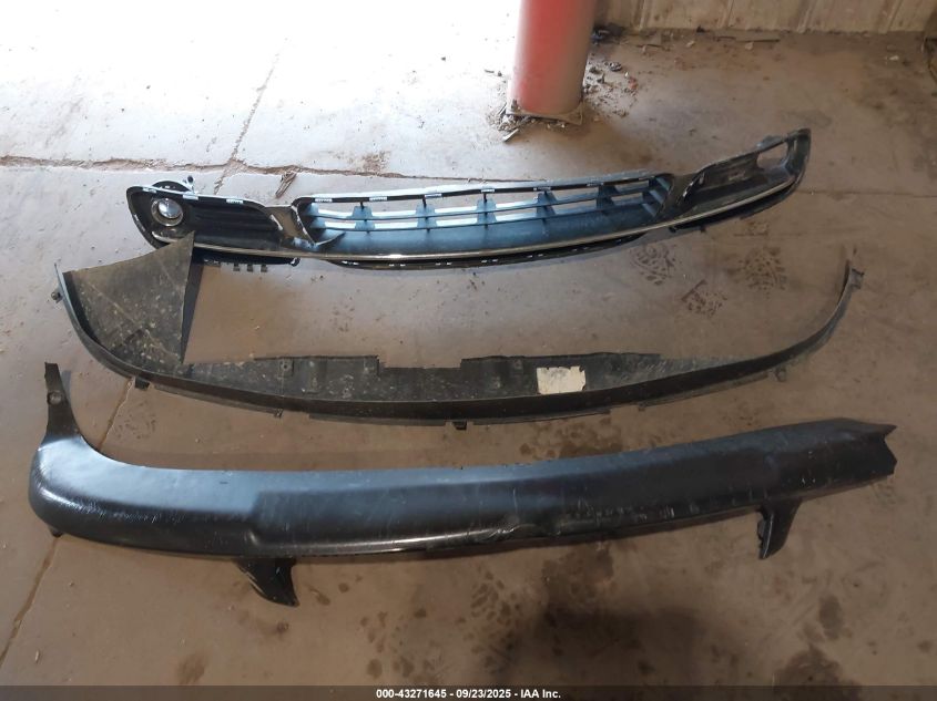 2015 Chrysler Town & Country Touring VIN: 2C4RC1BG3FR553769 Lot: 43271645