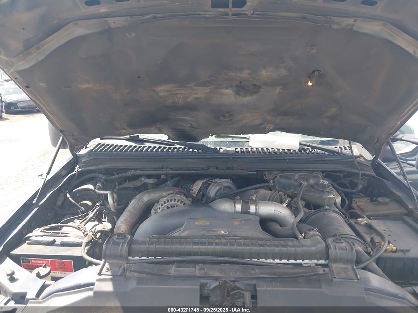 2003 Ford F-350 Lariat/Xl/Xlt VIN: 1FTWW32P33EB57811 Lot: 43271748