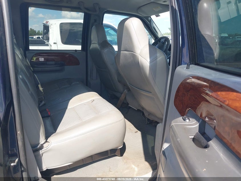 2003 Ford F-350 Lariat/Xl/Xlt VIN: 1FTWW32P33EB57811 Lot: 43271748