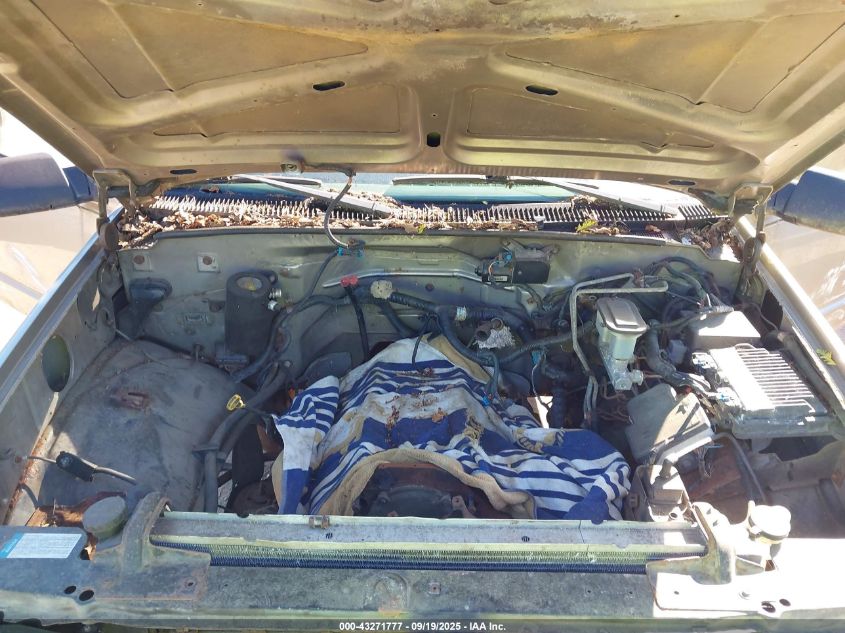 2000 Chevrolet C2500 VIN: 1GCGC24J4YR220382 Lot: 43271777