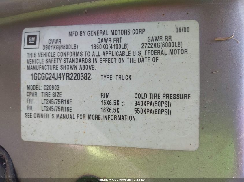 2000 Chevrolet C2500 VIN: 1GCGC24J4YR220382 Lot: 43271777