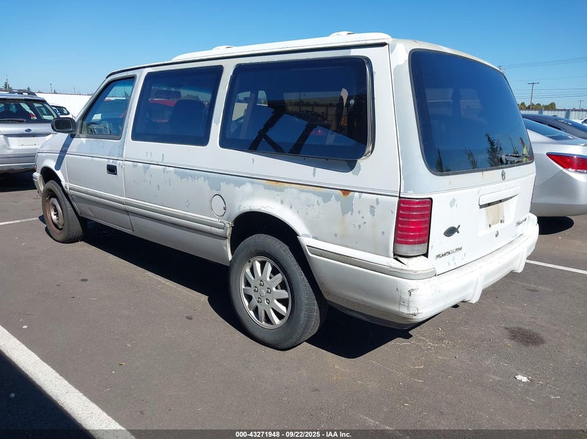 1P4GH44R6PX719385 1993 PLYMOUTH VOYAGER photo no. 3