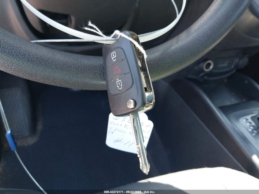 2011 Kia Soul + VIN: KNDJT2A22B7286998 Lot: 43272171