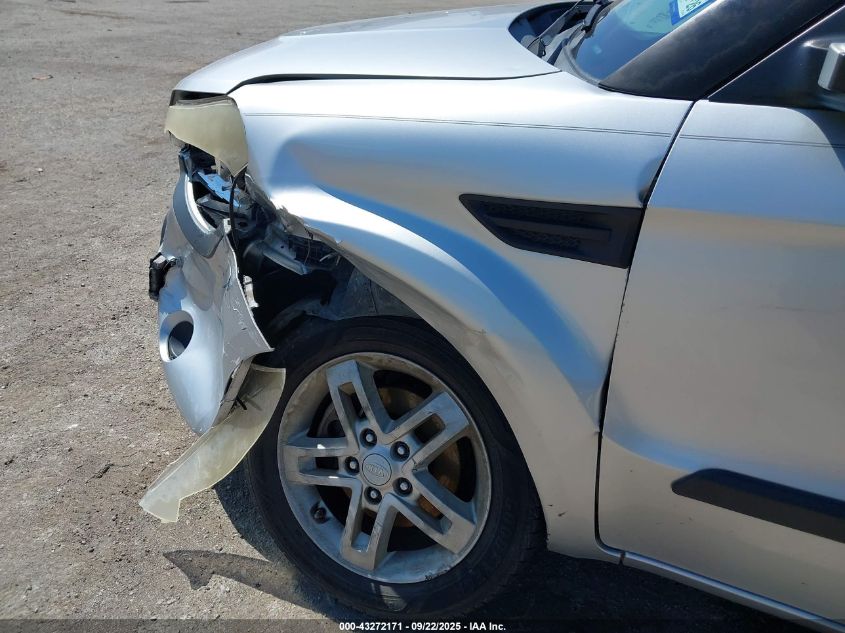 2011 Kia Soul + VIN: KNDJT2A22B7286998 Lot: 43272171