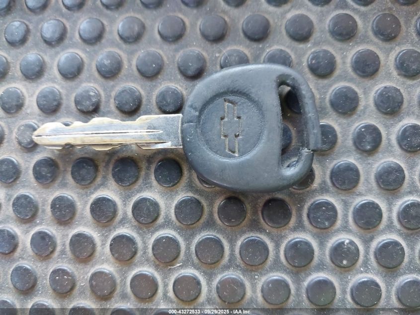 2004 Chevrolet Silverado Ls VIN: 1GCJK33174F158794 Lot: 43272533