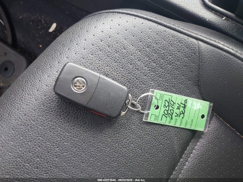 2014 VOLKSWAGEN JETTA 1.8T SE - 3VWD07AJ5EM394176