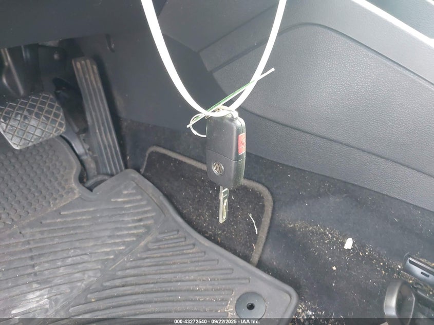 2014 VOLKSWAGEN JETTA 1.8T SE - 3VWD07AJ5EM394176