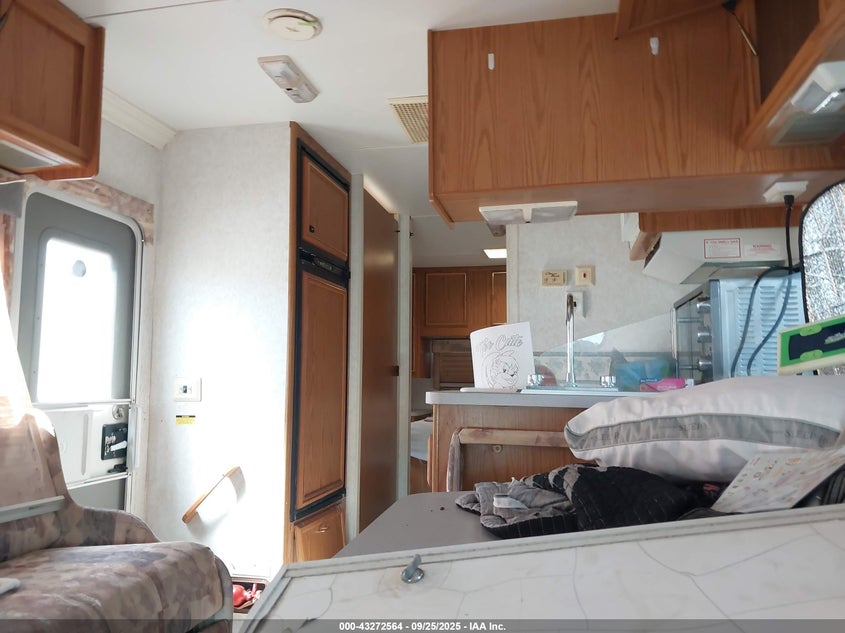 1999 Ford Econoline E450 Super Duty Cutwy Rv VIN: 1FDXE40SXXHB36653 Lot: 43272564