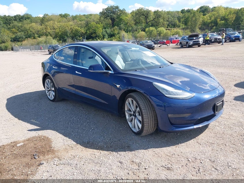 TESLA MODEL 3 LONG RANGE/PERFORMANCE