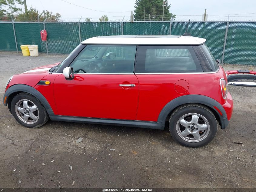 2009 Mini Cooper VIN: WMWMF33509TT69846 Lot: 43272787