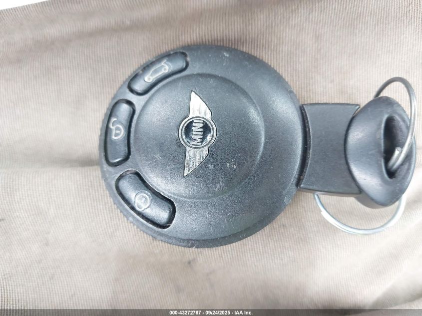 2009 Mini Cooper VIN: WMWMF33509TT69846 Lot: 43272787