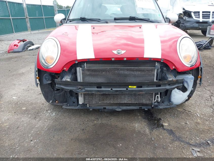 2009 Mini Cooper VIN: WMWMF33509TT69846 Lot: 43272787