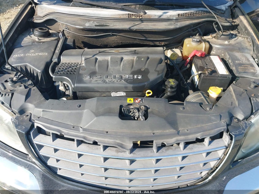 2005 Chrysler Pacifica Touring VIN: 2C8GM68455R299946 Lot: 43272797