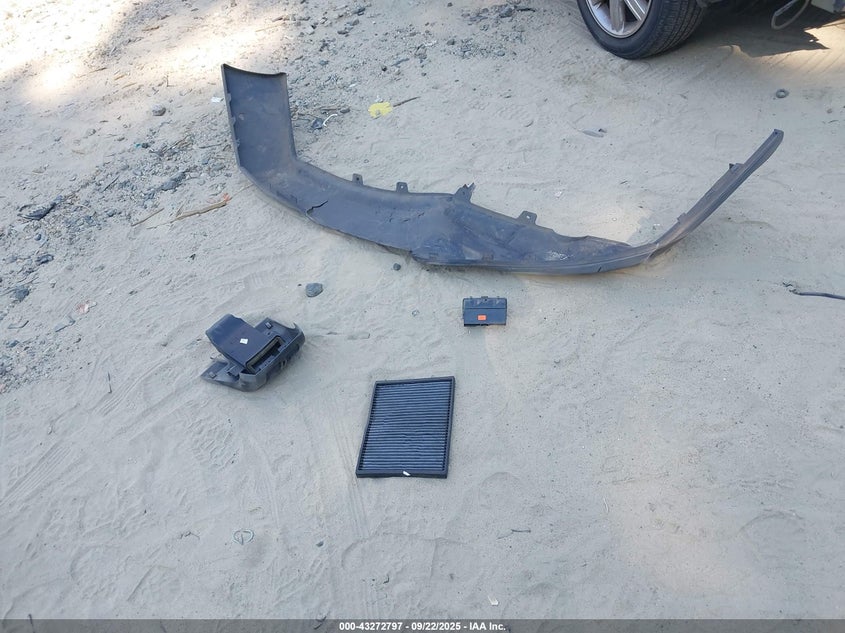 2005 Chrysler Pacifica Touring VIN: 2C8GM68455R299946 Lot: 43272797