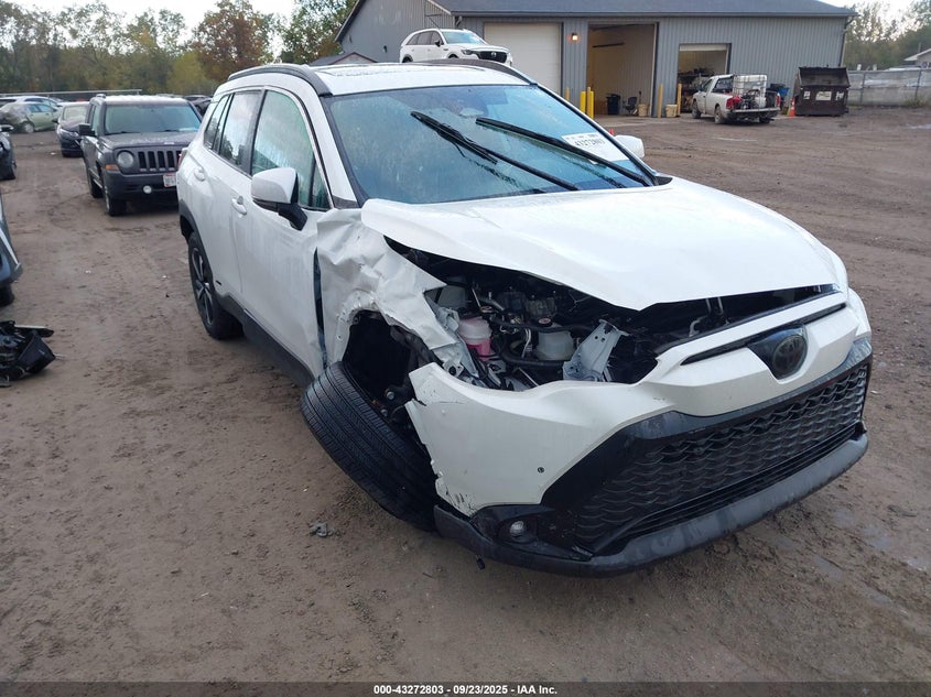 TOYOTA COROLLA CROSS XSE