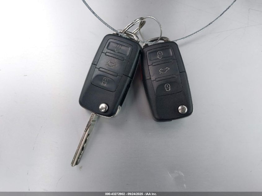 2007 Volkswagen New Beetle 2.5 VIN: 3VWRF31Y67M420653 Lot: 43272902