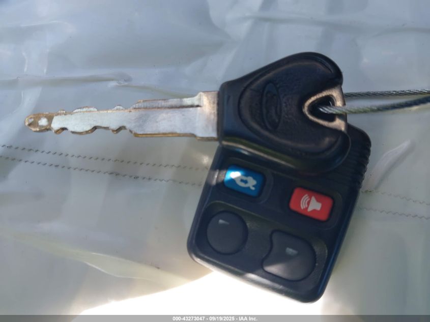 1998 Ford Escort Se VIN: 3FAFP15P0WR238401 Lot: 43273047