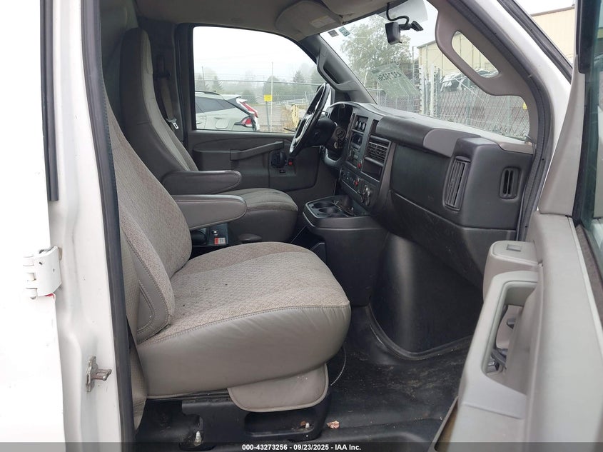 Vin: , lot: 43767840, chevrolet express 2500 work van 2016 img_1