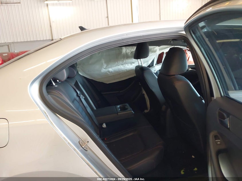 2016 VOLKSWAGEN JETTA 2.0T GLI SE 3VW4T7AJ7GM340047