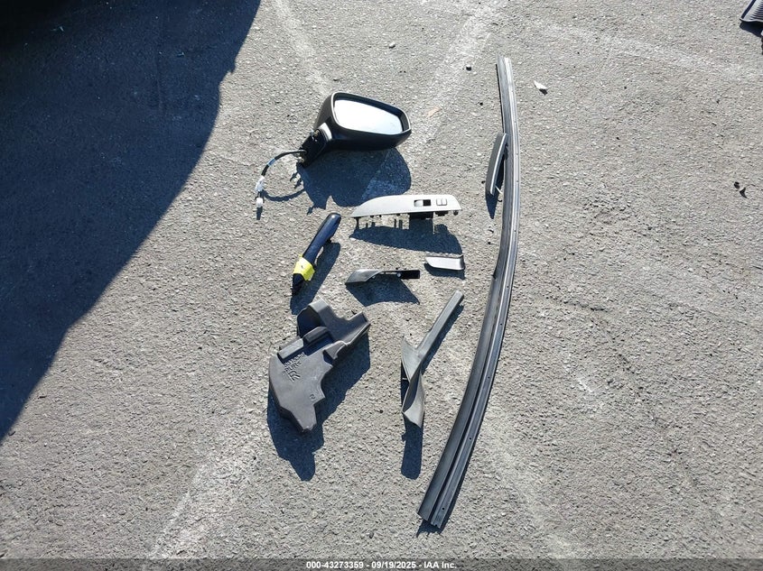 2025 TOYOTA COROLLA CROSS LE 7MUCAAAG1SV134257